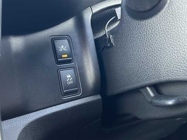 日産 セレナ ハイウェイスター 青森県 2017(平29)年 10.9万km ブリリアントホワイトパール 4WD/ワンオーナー/セーフティパックA/純正9インチSDナビ・フルセグTV/CD・DVD・Bluetooth・SD/純正フリップダウンモニター/アラウンドビューモニター/インテリジェントパーキングアシスト/両側パワースライドドア/エマージェンシーブレーキ/クルーズコントロール/レーンキープアシスト/フロント・バックソナー/横滑り防止機能/セカンドスライドアップシート/2.3列目USB電源ソケット/3列目シートスライド/ビルトインETC/純正エンジンスターター/前後バンパーライダー仕様/LEDヘッドライト/LEDフォグランプ/社外15インチアルミ/インテリキー