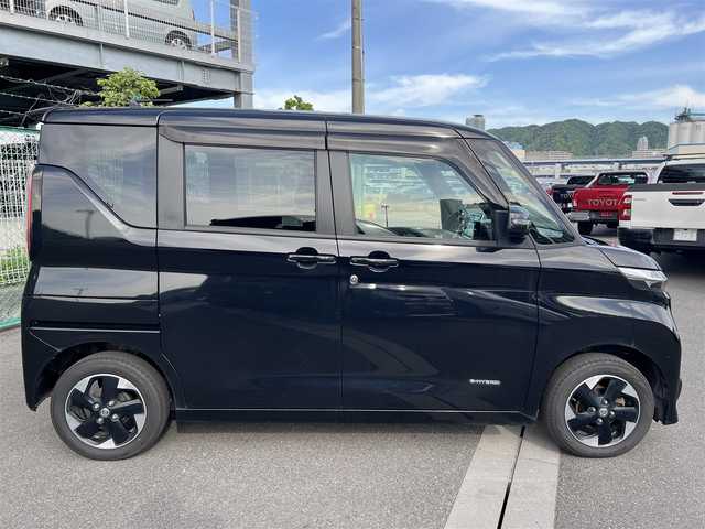 日産 ルークス ハイウェイスター X 富山県 2020(令2)年 9.5万km ブラック 〇純正9インチナビ/〇フルセグTV/〇バックカメラ/〇アラウンドビューモニター/〇パワースライドドア（片側）/〇ドライブレコーダー/〇先進安全装備/〇エマージェンシーブレーキ/〇足踏式パーキングブレーキ/〇SOSコール/〇LEDヘッドランプ/〇オートライト/〇フォグランプ/〇純正14インチアルミ/〇オートエアコン/〇シートヒーター/〇インテリジェントキー/〇禁煙車