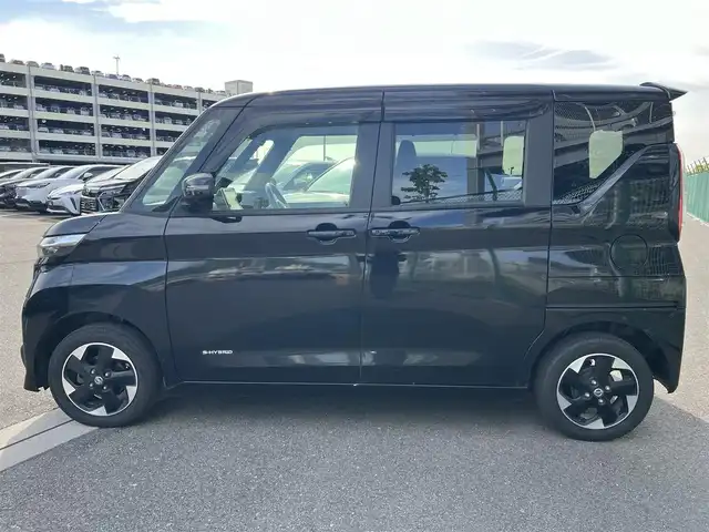 日産 ルークス ハイウェイスター X 富山県 2020(令2)年 9.5万km ブラック 〇純正9インチナビ/〇フルセグTV/〇バックカメラ/〇アラウンドビューモニター/〇パワースライドドア（片側）/〇ドライブレコーダー/〇先進安全装備/〇エマージェンシーブレーキ/〇足踏式パーキングブレーキ/〇SOSコール/〇LEDヘッドランプ/〇オートライト/〇フォグランプ/〇純正14インチアルミ/〇オートエアコン/〇シートヒーター/〇インテリジェントキー/〇禁煙車