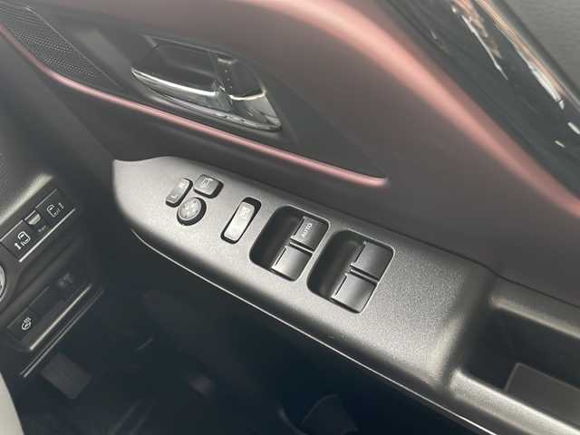 スズキ スペーシア カスタム HYBRID XS 愛知県 2025(令7)年 0.1万km未満 ピュアホワイトパール/ブラック2トーン 届出済未使用車/衝突軽減システム/純正９型ディスプレイオーディオ（ナビあり）/全方位カメラ/両側パワースライドドア/レーダークルーズコントロール/シートヒーター/フルセグ/CD/Bluetooth/バックカメラ/ヘッドアップディスプレイ/コーナーセンサー/純正アルミホイール/LEDヘッドライト/ステアリングヒーター/オートマチックハイビーム/ステアリングヒーター/スマートキー/プッシュスタート