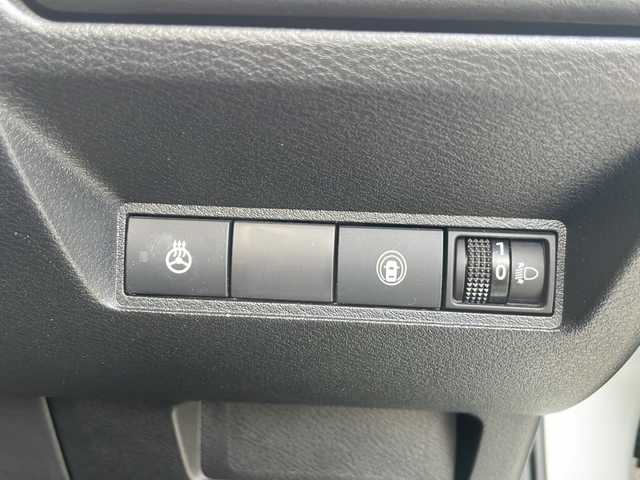 日産 ノート S FOUR 福島県 2022(令4)年 5.5万km ホワイト ナビ　アラウンドビューモニター　デジタルインナーミラー　ＥＴＣ　Ｂｌｕｅｔｏｏｔｈ　シートヒーター　ステアリングヒーター　電動パーキングブレーキ　ＢＳＭ　コーナーセンサー　マット　スマートキー
