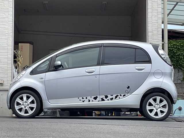 三菱 ｉ ＭｉＥＶ 大分県 2011(平23)年 6.9万km クールシルバーメタリック 純正15インチアルミホイール/純正フロアマット/純正LEDヘッドライト/オートライト