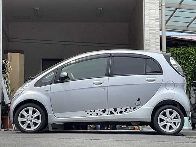三菱 ｉ ＭｉＥＶ 大分県 2011(平23)年 6.9万km クールシルバーメタリック 純正15インチアルミホイール/純正フロアマット/純正LEDヘッドライト/オートライト