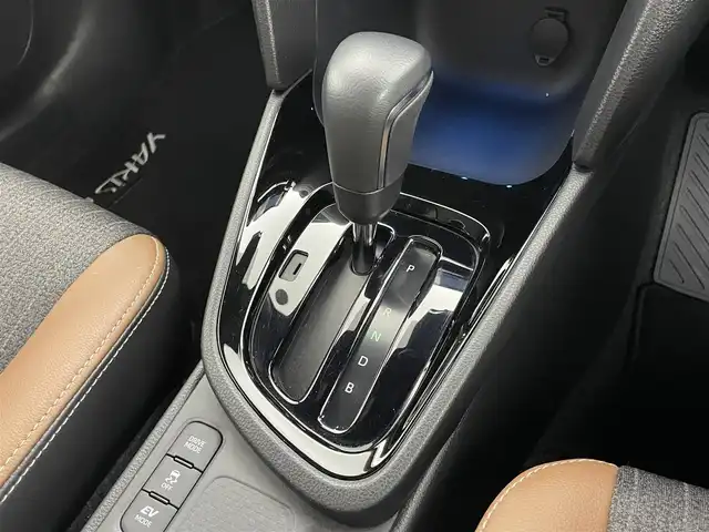 トヨタ ヤリスクロス ハイブリッド Z アドベンチャー 岡山県 2023(令5)年 1.7万km ブラックマイカ トヨタセーフティセンス/・プリクラッシュセーフティ/・レーダークルーズコントロール/・レーンキープアシスト/・オートハイビームアシスト/純正ディスプレイオーディオ/(BT/USB/Mira cast/デジタルTV)/全周囲カメラ/ビルトインETC/ハーフレザーシート/D席パワーシート/前席パワーシート/ステアリングリモコン/ステアリングヒーター/ブラインドスポットモニター/LEDヘッドライト/シルバールーフレール/横滑り防止/スマートキー×２/純正18インチAW