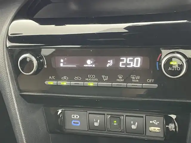 トヨタ ヤリスクロス ハイブリッド Z アドベンチャー 岡山県 2023(令5)年 1.7万km ブラックマイカ トヨタセーフティセンス/・プリクラッシュセーフティ/・レーダークルーズコントロール/・レーンキープアシスト/・オートハイビームアシスト/純正ディスプレイオーディオ/(BT/USB/Mira cast/デジタルTV)/全周囲カメラ/ビルトインETC/ハーフレザーシート/D席パワーシート/前席パワーシート/ステアリングリモコン/ステアリングヒーター/ブラインドスポットモニター/LEDヘッドライト/シルバールーフレール/横滑り防止/スマートキー×２/純正18インチAW