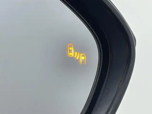 トヨタ ヤリスクロス ハイブリッド Z アドベンチャー 岡山県 2023(令5)年 1.7万km ブラックマイカ トヨタセーフティセンス/・プリクラッシュセーフティ/・レーダークルーズコントロール/・レーンキープアシスト/・オートハイビームアシスト/純正ディスプレイオーディオ/(BT/USB/Mira cast/デジタルTV)/全周囲カメラ/ビルトインETC/ハーフレザーシート/D席パワーシート/前席パワーシート/ステアリングリモコン/ステアリングヒーター/ブラインドスポットモニター/LEDヘッドライト/シルバールーフレール/横滑り防止/スマートキー×２/純正18インチAW