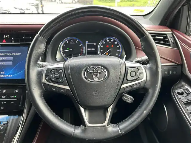 トヨタ ハリアー プレミアム 佐賀県 2018(平30)年 5.3万km ブラック モデリスタエアロ/トヨタセーフティセンス/・プリクラッシュセーフティ/・レーンディパーチャーアラート/・アダプティブハイビームシステム/・レーダークルーズコントロール/クリアランスソナー/アルパインビッグXナビ/・バックカメラ/・フルセグTV/BT/CD/DVD/パワーバックドア/ハーフレザーシート/パワーバックドア/純正18インチAW/LEDヘッドライト/オートライト/フォグランプ/ISOFIX/エアバックW/サイド/カーテン/カードキー×１/スマートキー×2/取扱説明書/保証書