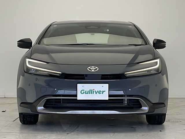 トヨタ プリウス U 愛知県 2024(令6)年 2.3万km グレー 衝突被害軽減ブレーキ/純正７インチディスプレイオーディオ（ナビ無し）/全方位カメラ/レーダークルーズコントロール/フルセグTV/Bluetooth/バックカメラ/ETC2.0/コーナーセンサー/LEDヘッドライト/オートマチックハイビーム/ドライブレコーダー/ブラインドスポットモニター/ステアリングスイッチ/スマートキー/プッシュスタート