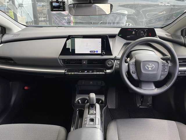 トヨタ プリウス U 愛知県 2024(令6)年 2.3万km グレー 衝突被害軽減ブレーキ/純正７インチディスプレイオーディオ（ナビ無し）/全方位カメラ/レーダークルーズコントロール/フルセグTV/Bluetooth/バックカメラ/ETC2.0/コーナーセンサー/LEDヘッドライト/オートマチックハイビーム/ドライブレコーダー/ブラインドスポットモニター/ステアリングスイッチ/スマートキー/プッシュスタート