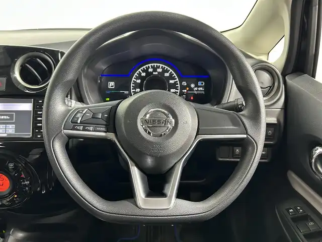 日産 ノート e－パワー X Vセレクション 大阪府 2020(令2)年 3.1万km スーパーブラック 社外SDナビ（フルセグ/DVD/CD/Bluetooth)/アラウンドビューモニター/エマージェンシーブレーキ/純正デジタルインナーミラー/プッシュスタート/ETC/クリアランスソナー/LEDヘッドライト/フォグランプ/社外ドライブレコーダー前後/ステアリングリモコン/TVキャンセラー