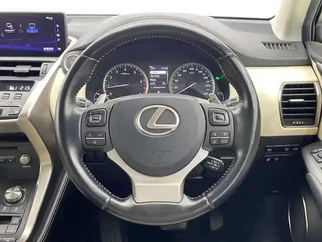 レクサス ＮＸ 300 Iパッケージ 栃木県 2019(令1)年 4.3万km ソニッククォーツ 純正ナビ/（CD/DVD/BT/フルセグTV）/バックカメラ/本革シート/レクサスセーフティシステム+/・衝突軽減システム/・レーンキープアシストシステム/・アダプティブクルーズコントロール/・オートハイビーム/・標識認識機能/コーナーセンサー/ETC2.0/パワーバックドア/パワーシート/シートヒーター/禁煙車/ステアリングヒーター/LEDヘッドライト/スマートキー/純正アルミホイール