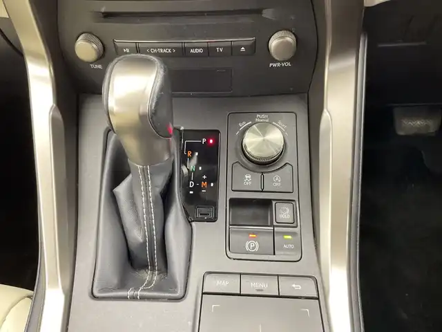 レクサス ＮＸ 300 Iパッケージ 栃木県 2019(令1)年 4.3万km ソニッククォーツ 純正ナビ/（CD/DVD/BT/フルセグTV）/バックカメラ/本革シート/レクサスセーフティシステム+/・衝突軽減システム/・レーンキープアシストシステム/・アダプティブクルーズコントロール/・オートハイビーム/・標識認識機能/コーナーセンサー/ETC2.0/パワーバックドア/パワーシート/シートヒーター/禁煙車/ステアリングヒーター/LEDヘッドライト/スマートキー/純正アルミホイール