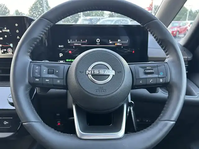 日産 セレナ ハイウェイスター V 栃木県 2024(令6)年 0.5万km パールⅡ エマージェンシーブレーキ/純正メモリーナビ/Bluetooth/フルセグTV/HDHI/両側パワースライドドア/ハンズフリースライドドア/ビルトインETC2.0/ドラレコ/プロパイロット/純正フリップダウンモニター/純正フロアマット/パドルシフト/置くだけ充電/デジタルインナーミラー/LEDヘッドライト