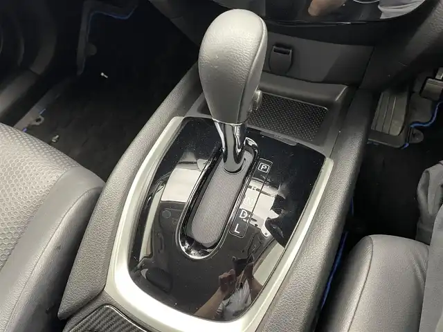 日産 エクストレイル ハイブリッド 20X エクストリーマーX 滋賀県 2017(平29)年 5.8万km ブリリアントホワイトパール 禁煙車/純正９型SDナビ/・MM517D-L/・CD/DVD/フルセグ/Bluetooth/バックカメラ/パワーバックドア/シートヒーター/LEDヘッドライト/オートライト/コーナーセンサー/ドライブレコーダー/ステアリングスイッチ/純正１８AW/ETC/スマートキー/プッシュスタート