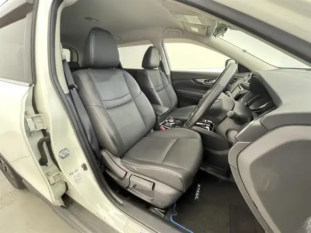 日産 エクストレイル ハイブリッド 20X エクストリーマーX 滋賀県 2017(平29)年 5.8万km ブリリアントホワイトパール 禁煙車/純正９型SDナビ/・MM517D-L/・CD/DVD/フルセグ/Bluetooth/バックカメラ/パワーバックドア/シートヒーター/LEDヘッドライト/オートライト/コーナーセンサー/ドライブレコーダー/ステアリングスイッチ/純正１８AW/ETC/スマートキー/プッシュスタート