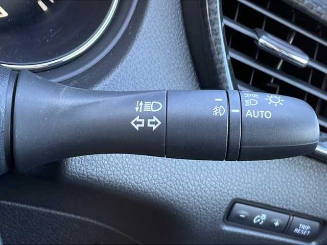 日産 エクストレイル ハイブリッド 20X エクストリーマーX 山口県 2017(平29)年 5.8万km ブリリアントホワイトパール 純正９インチナビ/・フルセグテレビ/・DVD再生機能/・Bluetooth/バックカメラ/パワーバックドア/エマージェンシーブレーキ/ALL　MODE　４×４-i/ヒルディセントコントロール/シートヒーター/LEDヘッドライト/オートライト/コーナーセンサー/ドライブレコーダー/ステアリングスイッチ/純正１８AW/ETC/スマートキー/プッシュスタート/スペアキー有/取扱説明書