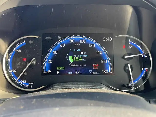 トヨタ ヴォクシー ハイブリッド S－Z 岡山県 2022(令4)年 5.3万km ホワイトパールクリスタルシャイン 登録時走行距離52877km/純正10.5インチナビ/フルセグTV/(AM.FM.TV.CD.DVD.BT)/TOYOTAセーフティセンス/バックカメラ/HDMI入力端子/ETC2.0/衝突軽減ブレーキ/両側パワースライドドア/レーンキープアシスト/レーダークルーズコントロール/横滑り防止装置/オートマチックハイビーム/アイドリングストップ/カーテンエアバック/シートヒーター(D+N席)/17 インチ純正AW/プッシュスタート/コーナーセンサー/純正フロアマット/LEDヘッドライト/パーキングアシスト
