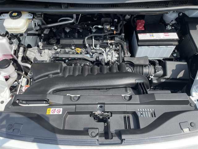 トヨタ ヴォクシー S－Z 滋賀県 2022(令4)年 3.6万km ホワイトパールクリスタルシャイン ガソリン/2WD(FF)/CVT/両側パワースライドドア/純正フリップダウンモニター/純正10.5インチナビ/(AM/FN/CD/DVD/BT/USB/フルセグTV）/バックカメラ/ETC/ドライブレコーダー/ＴｏｙｏｔａＳａｆｅｔｙＳｅｎｓｅ/・プリクラッシュセーフティ/・レーダークルーズコントロール/・レーンキープアシスト	/・横滑り防止装置/・コーナーセンサー/・標識検知機能	/・プロアクティブドライビングアシスト（ＰＤＡ）/ハーフレザーシート/シートヒーター/電格格納ミラー/電動サイドブレーキ/ブレーキホールド/革巻きステアリング/ステアリングスイッチ/オートライト/LEDヘッドライト/オートマチックハイビーム/プッシュスタート/純正フロアマット/純正ドアバイザー