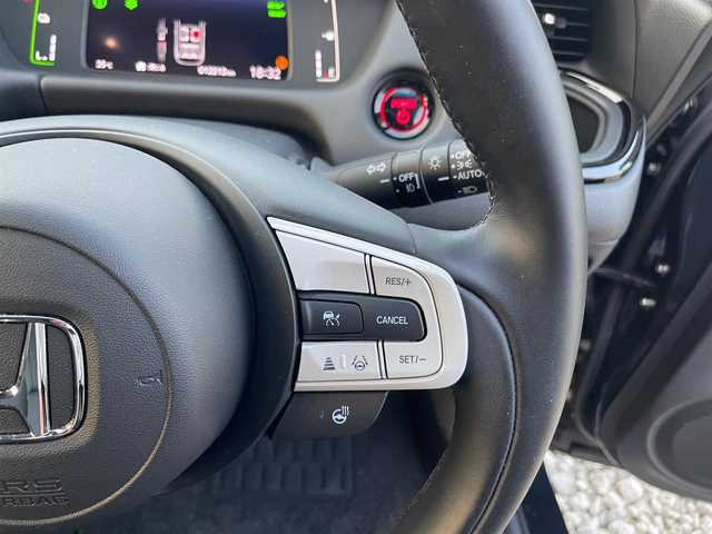 ホンダ フィット e:HEVリュクス 群馬県 2020(令2)年 1.3万km ミッドナイトブルービームM ホンダセンシング/ワンオーナー/ホンダセンシング/・衝突軽減ブレーキCMBS/・誤発進抑制機能/・歩行者事故低減ステアリング/・路外逸脱抑制機能/・アダプティブクルーズコントロール/・LKAS/・先行車発進お知らせ機能/・標識認識機能/ハーフレザーシート/シートヒーター/ハンドルヒーター/純正ナビ（フルセグ/バックカメラ/ Bluetoth/DVD再生）/ETC/前後ドライブレコーダー（SDなし）/プッシュスタート/スマートキー/スタッドレスタイヤ積み込み/取扱説明書/保証書/スペアキー1本