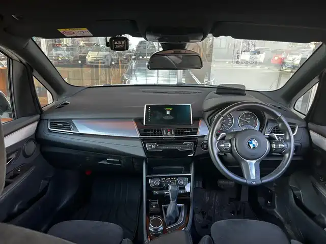 ＢＭＷ ２１８ｄ 富山県 2018(平30)年 3.5万km 白 純正HDDナビ/DVD/CD再生/AM/FMラジオ/Bluetooth接続/USB接続/バックカメラ/ヘッドアップディスプレイ/前後ドラレコ/D/N席シートヒーター/アイドリングストップ/ACC/プッシュスタート/ミラー内臓ETC