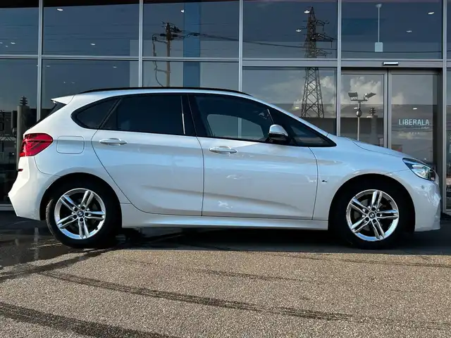 ＢＭＷ ２１８ｄ 富山県 2018(平30)年 3.5万km 白 純正HDDナビ/DVD/CD再生/AM/FMラジオ/Bluetooth接続/USB接続/バックカメラ/ヘッドアップディスプレイ/前後ドラレコ/D/N席シートヒーター/アイドリングストップ/ACC/プッシュスタート/ミラー内臓ETC
