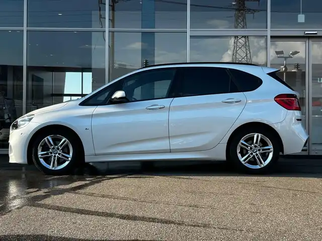 ＢＭＷ ２１８ｄ 富山県 2018(平30)年 3.5万km 白 純正HDDナビ/DVD/CD再生/AM/FMラジオ/Bluetooth接続/USB接続/バックカメラ/ヘッドアップディスプレイ/前後ドラレコ/D/N席シートヒーター/アイドリングストップ/ACC/プッシュスタート/ミラー内臓ETC