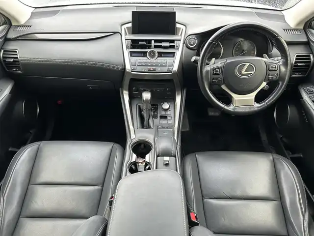 レクサス ＮＸ 200t Iパッケージ 兵庫県 2015(平27)年 7.6万km ソニッククォーツ 純正ナビ（AM/FM/CD/DVD/BT)/フルセグTV/バックカメラ/サイドカメラ/革巻きステアリング/パドルシフト/ステアリングヒーター/クルーズコントロール/レーンキープアシスト/プリクラッシュ/センターデフロック/オートハイビーム/ビルドインETC/D/N席パワーシート/D/N席シートヒーター/ISOFIX/純正フロアマット/コーナーセンサー/純正18インチアルミホイール/取扱説明書