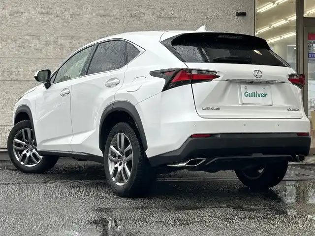 レクサス ＮＸ 200t Iパッケージ 兵庫県 2015(平27)年 7.6万km ソニッククォーツ 純正ナビ（AM/FM/CD/DVD/BT)/フルセグTV/バックカメラ/サイドカメラ/革巻きステアリング/パドルシフト/ステアリングヒーター/クルーズコントロール/レーンキープアシスト/プリクラッシュ/センターデフロック/オートハイビーム/ビルドインETC/D/N席パワーシート/D/N席シートヒーター/ISOFIX/純正フロアマット/コーナーセンサー/純正18インチアルミホイール/取扱説明書