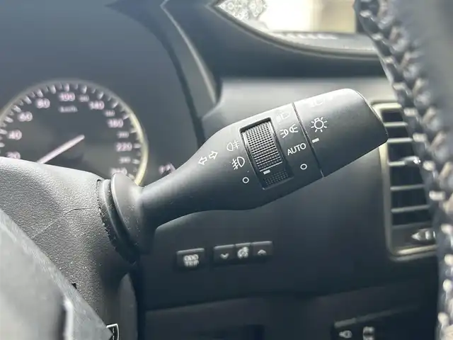 レクサス ＮＸ 200t Iパッケージ 兵庫県 2015(平27)年 7.6万km ソニッククォーツ 純正ナビ（AM/FM/CD/DVD/BT)/フルセグTV/バックカメラ/サイドカメラ/革巻きステアリング/パドルシフト/ステアリングヒーター/クルーズコントロール/レーンキープアシスト/プリクラッシュ/センターデフロック/オートハイビーム/ビルドインETC/D/N席パワーシート/D/N席シートヒーター/ISOFIX/純正フロアマット/コーナーセンサー/純正18インチアルミホイール/取扱説明書