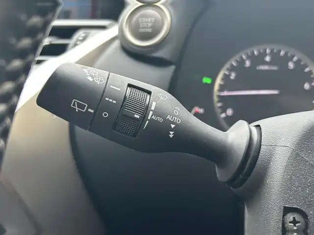 レクサス ＮＸ 200t Iパッケージ 兵庫県 2015(平27)年 7.6万km ソニッククォーツ 純正ナビ（AM/FM/CD/DVD/BT)/フルセグTV/バックカメラ/サイドカメラ/革巻きステアリング/パドルシフト/ステアリングヒーター/クルーズコントロール/レーンキープアシスト/プリクラッシュ/センターデフロック/オートハイビーム/ビルドインETC/D/N席パワーシート/D/N席シートヒーター/ISOFIX/純正フロアマット/コーナーセンサー/純正18インチアルミホイール/取扱説明書
