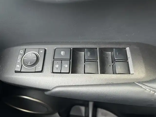レクサス ＮＸ 200t Iパッケージ 兵庫県 2015(平27)年 7.6万km ソニッククォーツ 純正ナビ（AM/FM/CD/DVD/BT)/フルセグTV/バックカメラ/サイドカメラ/革巻きステアリング/パドルシフト/ステアリングヒーター/クルーズコントロール/レーンキープアシスト/プリクラッシュ/センターデフロック/オートハイビーム/ビルドインETC/D/N席パワーシート/D/N席シートヒーター/ISOFIX/純正フロアマット/コーナーセンサー/純正18インチアルミホイール/取扱説明書