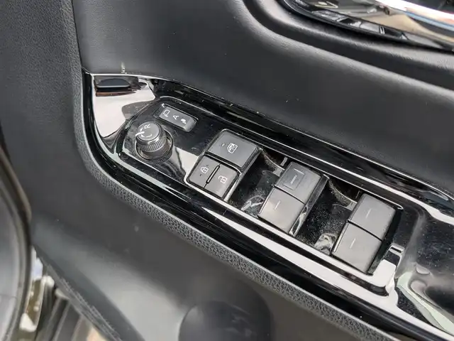 トヨタ ヴォクシー ZS 煌Ⅲ 福井県 2021(令3)年 4.3万km イナズマスパーキングブラックガラスフレーク 純正16インチAW/衝突被害軽減システム/両側パワースライドドア/LEDヘッドライト/前後ドライブレコーダー/クルーズコントロール/前後コーナーセンサー/トヨタセーフティセンス/ハーフレザーシート/バックカメラ/純正SDナビ/ワンセグテレビ/レーンキープアシスト/横滑り防止装置/盗難防止装置/オートマチックハイビーム/アイドリングストップ/純正フロアマット/スマートキー