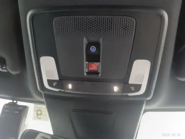 ホンダ シビック e:HEV 愛知県 2022(令4)年 5.5万km プラチナホワイトパール ホンダセンシング/・衝突軽減ブレーキシステム/・車線維持支援システム/・アダプティブクルーズコントロール/・トラフィックジャムアシスト/・オートハイビーム/・アダプティブドライビングビーム/前後ドライブレコーダー/純正ディスプレイオーディオ/・BT/フルセグ/アップルカープレイ/BOSEプレミアムサウンドシステム/バックカメラ/ビルトインETC2.0/置くだけ充電/革巻きステアリング/ステアリングリモコン/パドルシフト/ハーフレザーシート/パワーシート（前席）/シートヒーター（前席）/純正LEDヘッドライト/フォグランプ/純正18インチアルミホイール