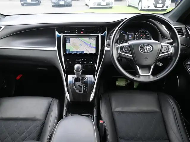 トヨタ ハリアー プレミアム 千葉県 2019(平31)年 1.8万km ブラック Toyota Safety Sense/・プリクラッシュセーフティ/・レーンディパーチャーアラート/・オートハイビーム/・レーダークルーズコントロール/パワーバックドア/ハーフレザーシート/9インチ純正SDナビ/地デジTV/【DVD/CD再生機能　Bluetooth接続】/バックカメラ/革巻きステアリング/ETC/LEDヘッドライト/フォグライト/ウインカーミラー/クリアランスソナー/純正18インチアルミホイル/サイド/カーテンエアバッグ/スマートキー