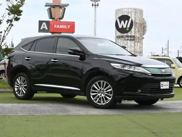 トヨタ ハリアー プレミアム 千葉県 2019(平31)年 1.8万km ブラック Toyota Safety Sense/・プリクラッシュセーフティ/・レーンディパーチャーアラート/・オートハイビーム/・レーダークルーズコントロール/パワーバックドア/ハーフレザーシート/9インチ純正SDナビ/地デジTV/【DVD/CD再生機能　Bluetooth接続】/バックカメラ/革巻きステアリング/ETC/LEDヘッドライト/フォグライト/ウインカーミラー/クリアランスソナー/純正18インチアルミホイル/サイド/カーテンエアバッグ/スマートキー