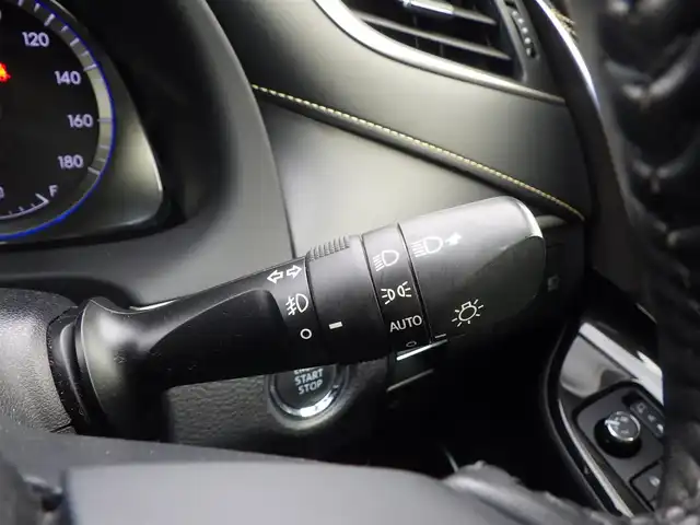トヨタ ハリアー プレミアム 千葉県 2019(平31)年 1.8万km ブラック Toyota Safety Sense/・プリクラッシュセーフティ/・レーンディパーチャーアラート/・オートハイビーム/・レーダークルーズコントロール/パワーバックドア/ハーフレザーシート/9インチ純正SDナビ/地デジTV/【DVD/CD再生機能　Bluetooth接続】/バックカメラ/革巻きステアリング/ETC/LEDヘッドライト/フォグライト/ウインカーミラー/クリアランスソナー/純正18インチアルミホイル/サイド/カーテンエアバッグ/スマートキー