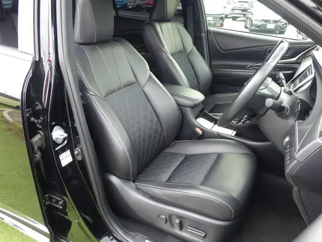 トヨタ ハリアー プレミアム 千葉県 2019(平31)年 1.8万km ブラック Toyota Safety Sense/・プリクラッシュセーフティ/・レーンディパーチャーアラート/・オートハイビーム/・レーダークルーズコントロール/パワーバックドア/ハーフレザーシート/9インチ純正SDナビ/地デジTV/【DVD/CD再生機能　Bluetooth接続】/バックカメラ/革巻きステアリング/ETC/LEDヘッドライト/フォグライト/ウインカーミラー/クリアランスソナー/純正18インチアルミホイル/サイド/カーテンエアバッグ/スマートキー