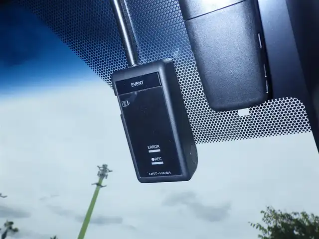 トヨタ ハリアー プレミアム 千葉県 2019(平31)年 1.8万km ブラック Toyota Safety Sense/・プリクラッシュセーフティ/・レーンディパーチャーアラート/・オートハイビーム/・レーダークルーズコントロール/パワーバックドア/ハーフレザーシート/9インチ純正SDナビ/地デジTV/【DVD/CD再生機能　Bluetooth接続】/バックカメラ/革巻きステアリング/ETC/LEDヘッドライト/フォグライト/ウインカーミラー/クリアランスソナー/純正18インチアルミホイル/サイド/カーテンエアバッグ/スマートキー