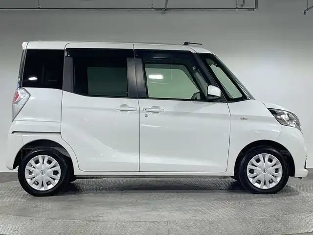 日産 デイズ ルークス X 神奈川県 2018(平30)年 4.5万km ホワイトパール エマージェンシーブレーキ/純正7インチナビゲーション/Bluetooth フルセグ　SD　CD　DVD　AUX/アラウンドビューモニター/片側パワースライドドア/アイドリングストップ/オートレベライザー/ステアリングスイッチ/LEDヘッドライト/電動格納ミラー/純正フロアマット/純正ドアバイザー