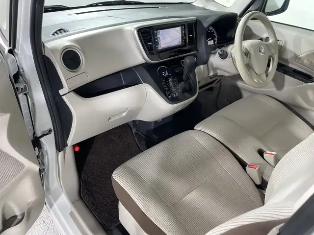 日産 デイズ ルークス X 神奈川県 2018(平30)年 4.5万km ホワイトパール エマージェンシーブレーキ/純正7インチナビゲーション/Bluetooth フルセグ　SD　CD　DVD　AUX/アラウンドビューモニター/片側パワースライドドア/アイドリングストップ/オートレベライザー/ステアリングスイッチ/LEDヘッドライト/電動格納ミラー/純正フロアマット/純正ドアバイザー