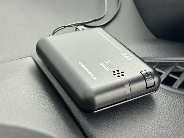 トヨタ ヤリス X 道央・札幌 2024(令6)年 0.6万km プラチナホワイトパールマイカ ・４WD/・寒冷地仕様/・社外ナビ/　CD/TV/BT/USB/・バックカメラ/・ETC/・トヨタセーフティセンス/・プリクラッシュセーフティ/・レーダークルーズコントロール/・レーンディパーチャーアラート/・パーキングサポートブレーキ/・ロードサインアシスト/・クリアランスソナー/・オートハイビーム/・プッシュスタート/・スマートキー/・フロアマット