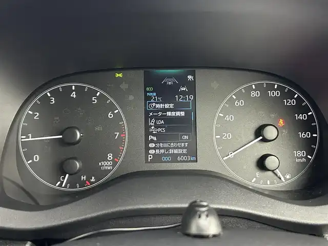 トヨタ ヤリス X 道央・札幌 2024(令6)年 0.6万km プラチナホワイトパールマイカ ・４WD/・寒冷地仕様/・社外ナビ/　CD/TV/BT/USB/・バックカメラ/・ETC/・トヨタセーフティセンス/・プリクラッシュセーフティ/・レーダークルーズコントロール/・レーンディパーチャーアラート/・パーキングサポートブレーキ/・ロードサインアシスト/・クリアランスソナー/・オートハイビーム/・プッシュスタート/・スマートキー/・フロアマット