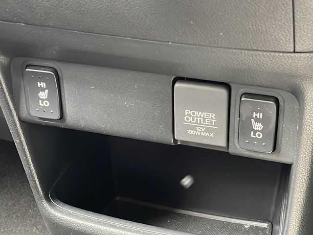 ホンダ Ｎ ＢＯＸ カスタム G ターボ Lパッケージ 新潟県 2015(平27)年 6.4万km ポリッシュドメタルメタリック 4WD/社外SDナビ(CN-RE06D)/CD/DVD/BT/フルセグテレビ/SDミュージックサーバー/バックカメラ/ETC/ドライブレコーダー/衝突被害軽減ブレーキ/クルーズコントロール/両側パワースライドドア/半革シート/ベンチシート/シートヒーター /ミラーヒーター/ステアリングスイッチ/パドルシフト/スマートキー/プッシュスタート/キセノンヘッドライト/オートライト/フォグランプ/純正15インチアルミホイール/社外14インチAW冬タイヤ車載