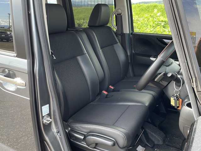 ホンダ Ｎ ＢＯＸ カスタム G ターボ Lパッケージ 新潟県 2015(平27)年 6.4万km ポリッシュドメタルメタリック 4WD/社外SDナビ(CN-RE06D)/CD/DVD/BT/フルセグテレビ/SDミュージックサーバー/バックカメラ/ETC/ドライブレコーダー/衝突被害軽減ブレーキ/クルーズコントロール/両側パワースライドドア/半革シート/ベンチシート/シートヒーター /ミラーヒーター/ステアリングスイッチ/パドルシフト/スマートキー/プッシュスタート/キセノンヘッドライト/オートライト/フォグランプ/純正15インチアルミホイール/社外14インチAW冬タイヤ車載