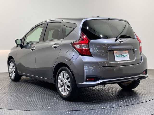 日産 ノート e－パワー X 愛媛県 2020(令2)年 2.9万km ダークメタルグレー 社外ナビ/ワンセグ／Ｂｌｕｅｔｏｏｔｈ／ＵＳＢ/バックカメラ/衝突軽減ブレーキ/前後コーナーセンサー/レーンキープアシスト/ＥＴＣ/前方ドライブレコーダー/オートライト/スマートキー