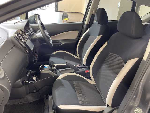 日産 ノート e－パワー X 愛媛県 2020(令2)年 2.9万km ダークメタルグレー 社外ナビ/ワンセグ／Ｂｌｕｅｔｏｏｔｈ／ＵＳＢ/バックカメラ/衝突軽減ブレーキ/前後コーナーセンサー/レーンキープアシスト/ＥＴＣ/前方ドライブレコーダー/オートライト/スマートキー