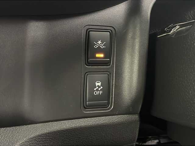 日産 セレナ ハイウェイスター プロパイロットED 埼玉県 2016(平28)年 6.7万km ブリリアントシルバー 純正後席モニター/純正ナビ（MM516D-L）（SD無し動作未確認）/バックカメラ/アダプティブクルーズコントロール/プロパイロット/両側パワースライドドア/ビルトインＥＴＣ/クリアランスソナー/横滑り防止装置/衝突軽減ブレーキ/プッシュスタート/アイドリングストップ/純正フロアマット/LEDオートヘッドライト/純正アルミホイール/フロントフォグランプ
