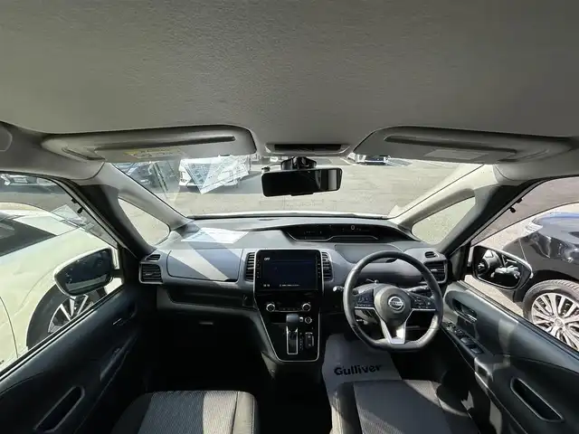 日産 セレナ ハイウェイスター V 福岡県 2022(令4)年 4万km ブリリアントホワイトパール 純正10型SDナビ（フルセグTV/CD/DVD/BT)アラウンドビューモニタープロパイロットエマージェンシーブレーキコーナーセンサーBSM両側パワスラ純正前後ドラレコビルトインETCデジタルインナーミラー純正LED・ホイールスマートキープッシュスタート