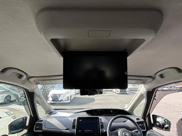 日産 セレナ ハイウェイスター V 福岡県 2022(令4)年 4万km ブリリアントホワイトパール 純正10型SDナビ（フルセグTV/CD/DVD/BT)アラウンドビューモニタープロパイロットエマージェンシーブレーキコーナーセンサーBSM両側パワスラ純正前後ドラレコビルトインETCデジタルインナーミラー純正LED・ホイールスマートキープッシュスタート