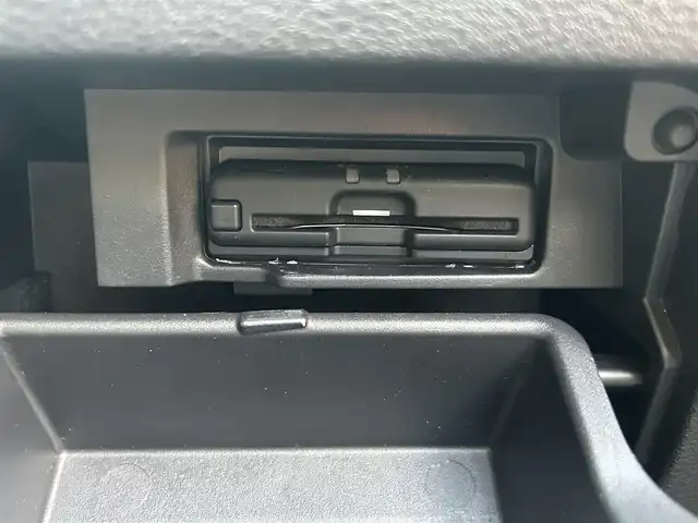 日産 セレナ ハイウェイスター V 福岡県 2022(令4)年 4万km ブリリアントホワイトパール 純正10型SDナビ（フルセグTV/CD/DVD/BT)アラウンドビューモニタープロパイロットエマージェンシーブレーキコーナーセンサーBSM両側パワスラ純正前後ドラレコビルトインETCデジタルインナーミラー純正LED・ホイールスマートキープッシュスタート